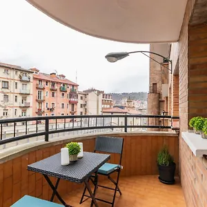 Casco Viejo Junto A Bilborock , Bilbao España